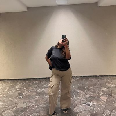 SashaDurruty1's profile picture. 🖤 ni idea que hago acá ig:sasha_durruty