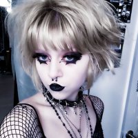 lark 🦇🦷 (@batcavelark) 's Twitter Profile