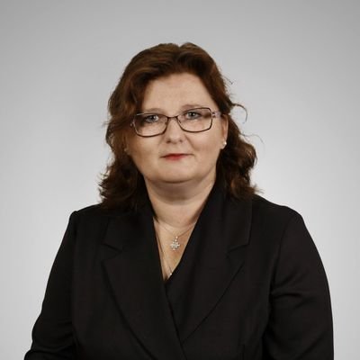 Członek Ruchu Narodowego, sekretarz w kole Myślenickim RN,
Kwartalnik ToMy,
mgr pielęgniarstwa,
spec. pielęgniarstwa kardiologicznego