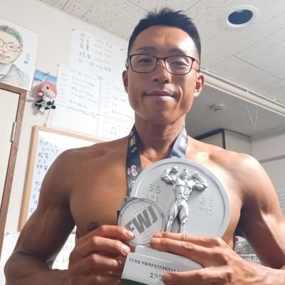 筋トレ、ゲーム好きで自由に生きてます。
ベンチ130kgスクワット215kgデッドリフト220kg
仕事依頼・個人的な連絡はDMで
Twitchで配信してますhttps://t.co/aa75Ta9vWG
他のSNS関係はこちら↓↓
https://t.co/BK4lmcxUDp