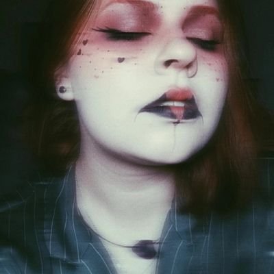 фікрайтерка/відьма/жінка в ахуї🇺🇦
✨краса в очах, що дивляться✨
Аркуш/ао3/Ваттпад
*віруючим і русні тут не раді*