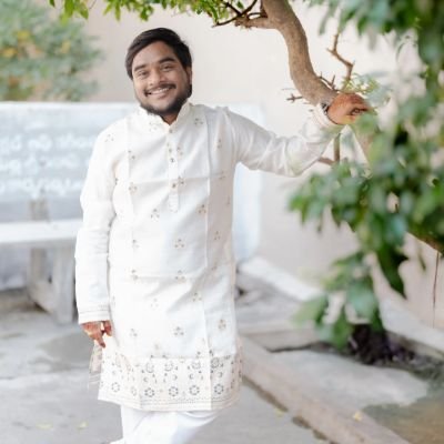 The Product of K A R I M N A G A R✌😘👌💥 Cinema Lover 🎬🎥, Pawan Kalyan fan ✊💥, Foodie🍗🍺 Less talkative!!😎😎 Lazy Boy😑😑 Short In Height 👻