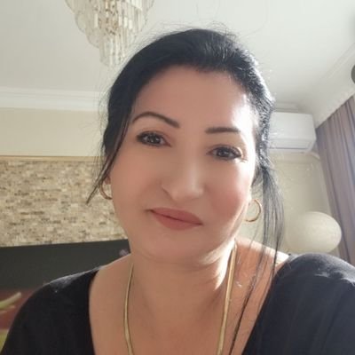 ZeynepY38973970's profile picture. 