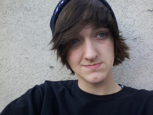 My name is Chip Andrew Barrett. I love to skate! :D Im proud to be apart of Midnight skate team. My favorite deck brand would be Bamboosk8! :)