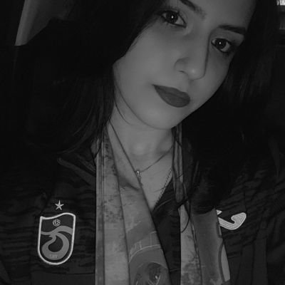 sila_ergnc's profile picture. @trabzonspor 💙❤ Ktü📚