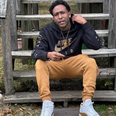havent been on Twitter for uh min but I’m back !! 🤷🏽♂️😎🎧💪🏾💯 help me get it back crackin #RapArtist#FoF (New IG: FoFRiek24_)