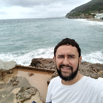 Ingeniero Ambiental.
Bombero Voluntario de Jipijapa BCBJ. Excesivamente Azules CSE.
Manabi Radio Club HC4XB.
Club de Leones de Jipijapa.
Jipijapa Tenis Club.