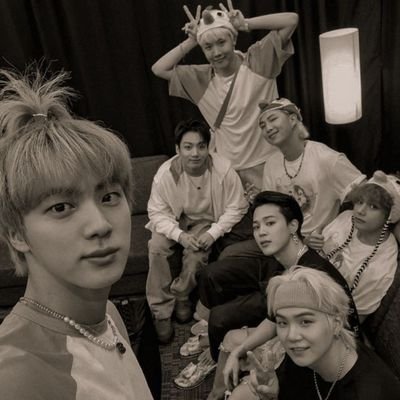 apeksha_pongde's profile picture. Namjesus🛐
#BANGTANBANGTANBANGBANGTAN