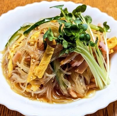 食べ物好き || 旅行者 || ビジネス志向 || 仕事に打ち込んでいます || 無言フォローすみません😞 許してください🙏