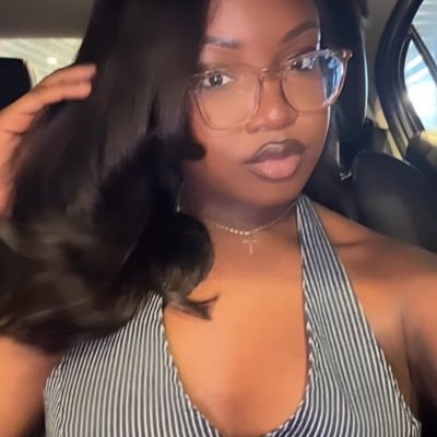 Kimmbeerrlyyyy's profile picture. VT