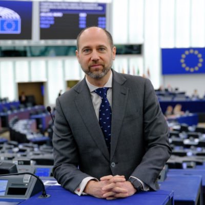 🇪🇺🇪🇸 Eurodiputado @ppeuropeoo
💶 Portavoz Comisión de Asuntos Económicos y Asuntos Fiscales. Comisión de Presupuestos. Industria, investigación y energía