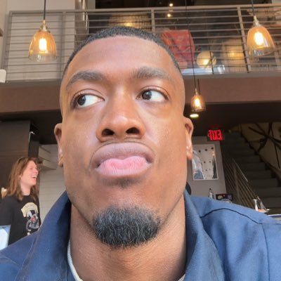 yung00sa's profile picture. 🪞