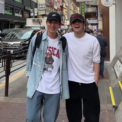 pado_v_v's profile picture. 🌸 마이데이🌸 데이식스 🐻🦊🐰🐶