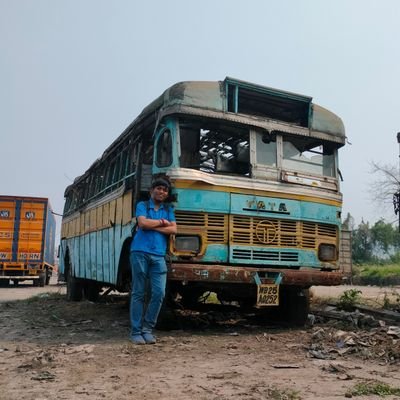 _abhimanyug's profile picture. 21+ 😉 | Transport Enthusiast 🚌🚆| Retro Phone Collector 📱📞 | Music Lover 🎶💖 | Foodie 🥘