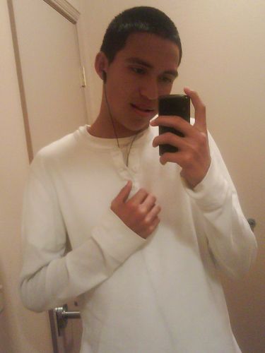 itz pOnchO nikka..c/o 2013..YHS...follow me n ill follow u bck!:D
