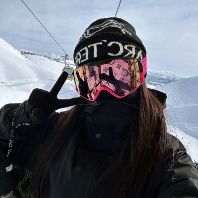 StephanieT75843's profile picture. Love politics. I usually enjoy golfing, skiing, doing yoga, etc… #MAGA