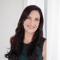 Madeline Martin 👩🏻💻 (@madelinemmartin) 's Twitter Profile