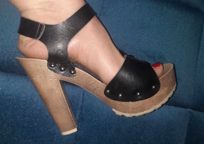 feety_m48423's profile picture. Hey there! 👣
I'm a shy student exploring my wild side 💕
I have cute, soft feet and love to show them off just for you! 😘