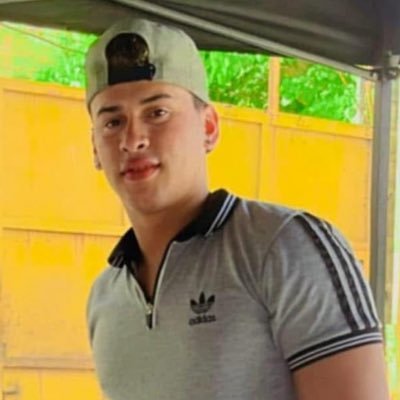 Lo que Grindr da para disfrutar colirio y mucho más 😍😍😍