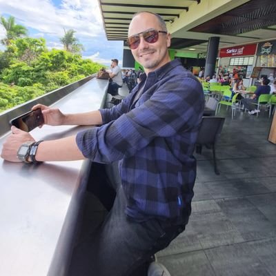 HectorFran11207's profile picture. 