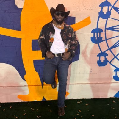 某看他人The Funny Guy أحمد المختار ®█║▌│█║▌│█ IG: MoeCrosby #IAMUNITED #mufc #forTheShoe #dcRising #goSpursgo https://t.co/RgVqEMXuXG #HTTC