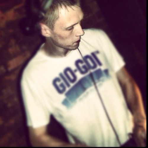 danrfx's profile picture. I love lamp!