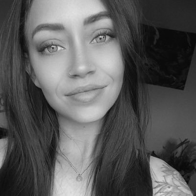 🌈British @Twitch Partner who loves tea ♡ Tiktoker🎵 ♡ FLOWNATION 💫 Slytherin 🐍 Email: OfficialFlowdriver@gmail.com 💌