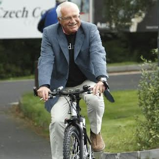 moctweetuju's profile picture. nic nekončí, jedeme dál @chrobakbezvtipu