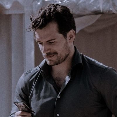 DILFCLAN's profile picture. Current English professor, creative writing focus, famed best selling author. Handsome as the devil himself.