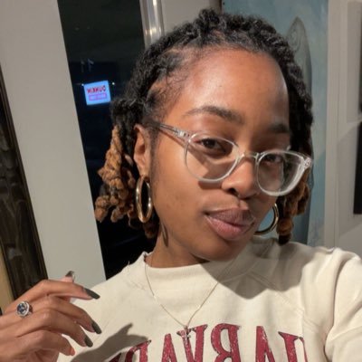 🧘🏾♀️ spiritual mindset coach • poet .. artist .. model .. ✨mc/host 🎙️ ♍️