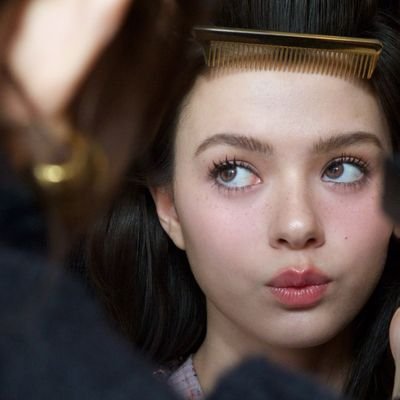 mj3426235501's profile picture. Don't look back 👉👀👈