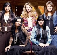 1° twitter em homenagem ao @GrupoVoices. Objetivo desse twitter é horar pela vida das meninas Voices. Gostou então Follow-me ABAIXOAVOICESFOBIA