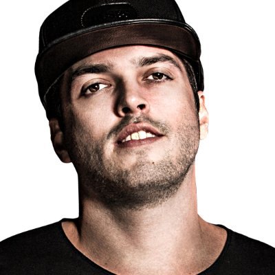 🎵 DJ & Produtor de música eletrônica 🎮 Game designer 💬 Beats, games e política!