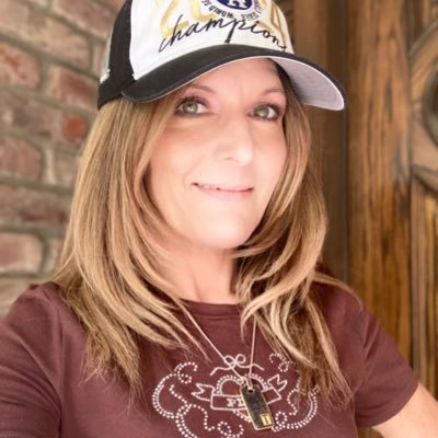 Los Angeles born & based, Voice Actor/ Actress. Home Studio w Source Connect. Contact: tiffany@tiffanyjoyellepage.com