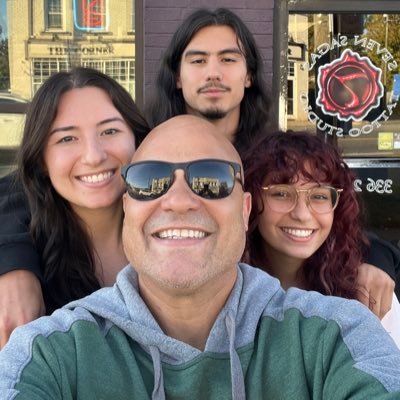 work in the motion picture industry-setlighting.small business owner,husband and father of three awesome kids. #hurricanes #dolphins #heat #panthers🇺🇸✝️MAGA
