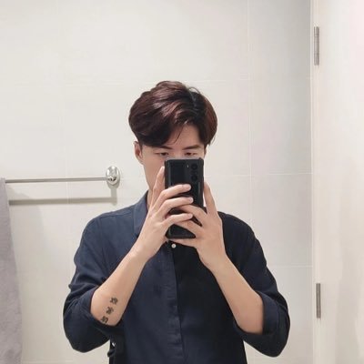 เราเผลอเหยียบต้นหญ้ามากมาย เพื่อไปรดน้ำดอกไม้ต้นนึง ` 25y 175cm Introvert 3000% ✨ Cat lover ; เป็นแอคพูดน้อย