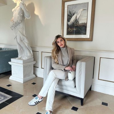 An independent woman doesn’t rely on others to shine—she creates her own light.
Chase your dreams fearlessly, move forward with determination, and let every ste