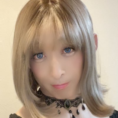 2022年9月から女装始めた熟女装です。女装さんと仲良くなりたいです。 阪神タイガースとお酒とトレーニング好きです。無言フォロー失礼します。顔はもりもり加工入ってます😅
