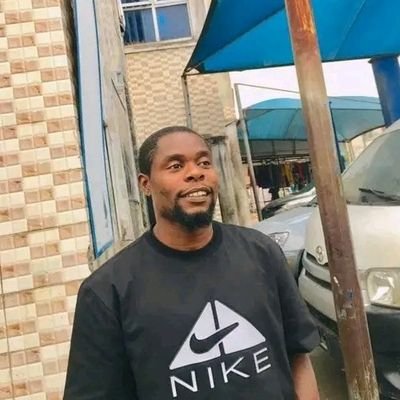 Car Technician || God son || Benjamin Franklin BFF💰 || Man United 🔴⚫