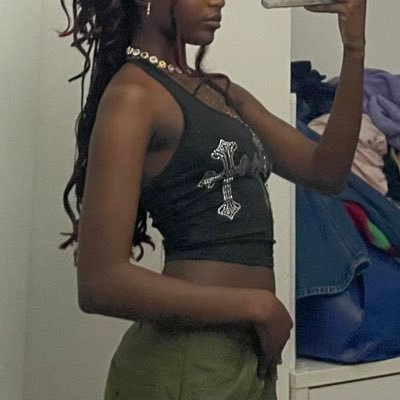 T9hateclub's profile picture. professional procrastinator and a slut for Loki 🧎🏾‍♀️