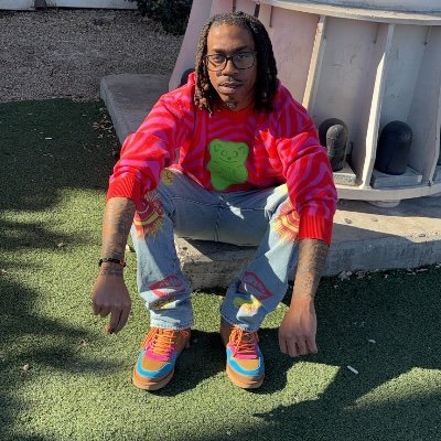 Wat yu see is wat yu get My name is Boni 28 years old up and coming artist out of count down county 321 follow my IG BoniiDaGoat