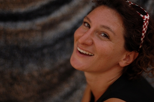 Una, nessuna e centomila
L’amore: mi rende dea per un attimo
il dubbio: come una spilla conficcata nella carne
la storia: un’avventura che non finisce con me
