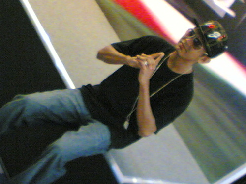 ghettoscol's profile picture. I'm a lazy texter. Unless you're cute, or I like you.