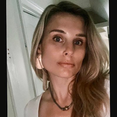Investor | Trader | Married Mom of 3 I$TSLA | Rated PG-18 l Spelling Bee Qualifier 1992 | 1 like my water like Kyrie Irving likes his Earth, Flat 🇺🇸