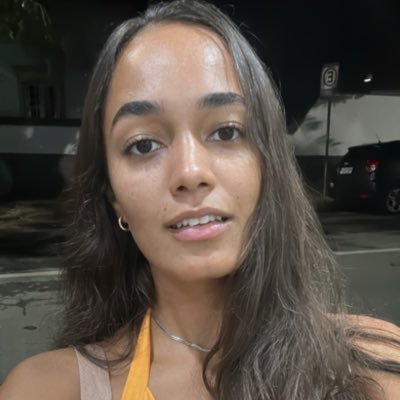 carelibruna's profile picture. 