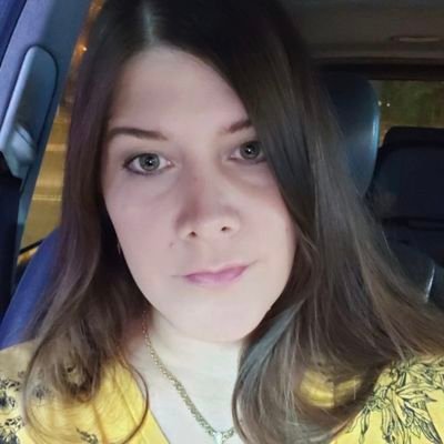 Arquitecta, mujer, mama, hija, esposa, provida, pro familia, fan, amiga,opinologa, debatidora, capitalista. NO SOY CISGENERO , SOY HETEROSEXUAL