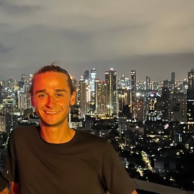 cesargstn's profile picture. Founder @unzipme_