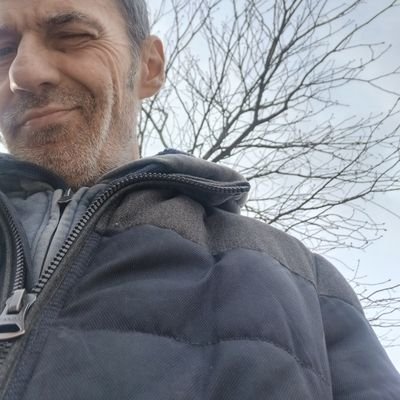 Evo me ponovno na Twitter U Hallo a dobro ja kako ti jozoruscic