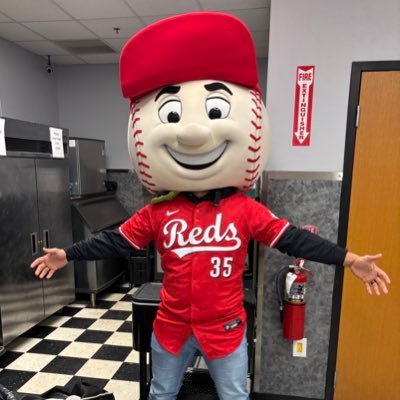 _HipHipJose5_'s profile picture. Father. Baseball player in the Cincinnati Reds Organization. “What you do is so loud I can't hear what you say” #DreamBig. MMT❤️
