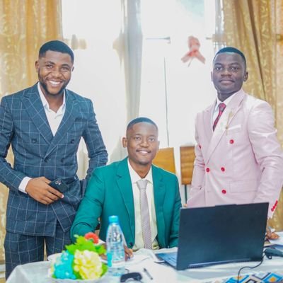 🇨🇲// RMA fan 🤍🤍 // Afrobeat Addict 🎶// #MecBienCertifié
